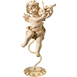 Ángel Bergland con violín en pedestal